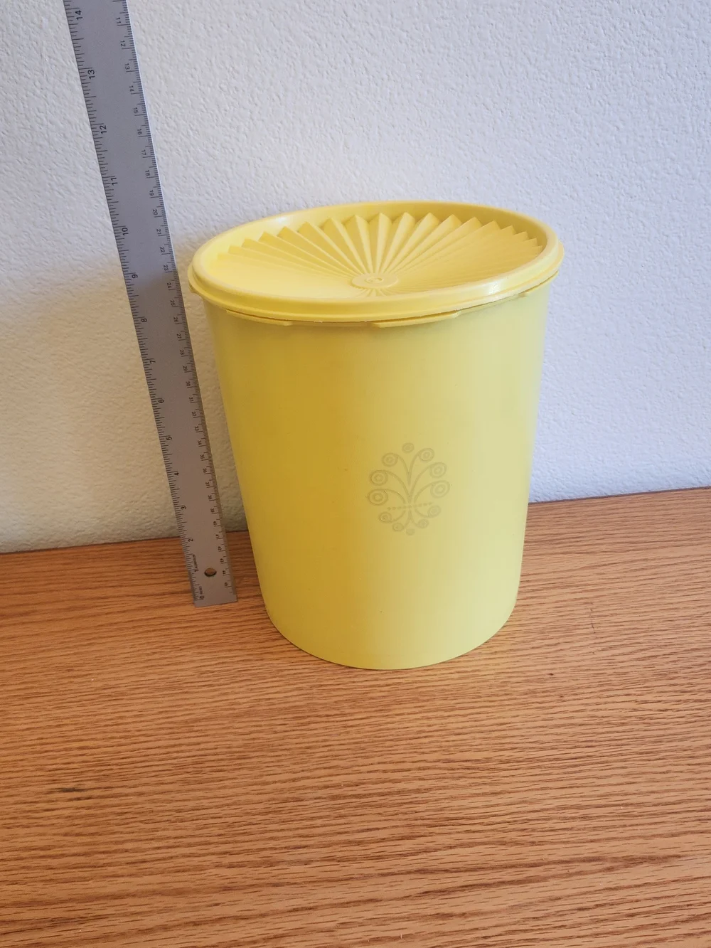 Tupperware set five